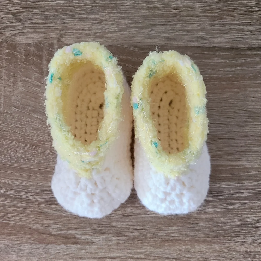 Neutral baby booties, Handmade baby shoes, Baby boots, crochet crib shoes